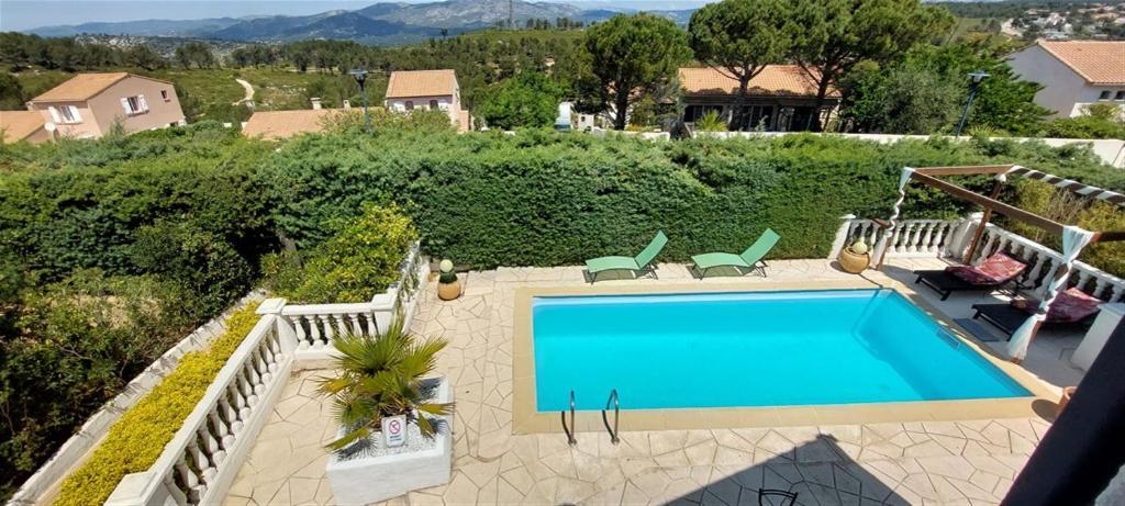 Villa T3 A 10' De Cassis - Piscine Privee Et Cuisine D'Ete Exterieure Carnoux-en-Provence Buitenkant foto